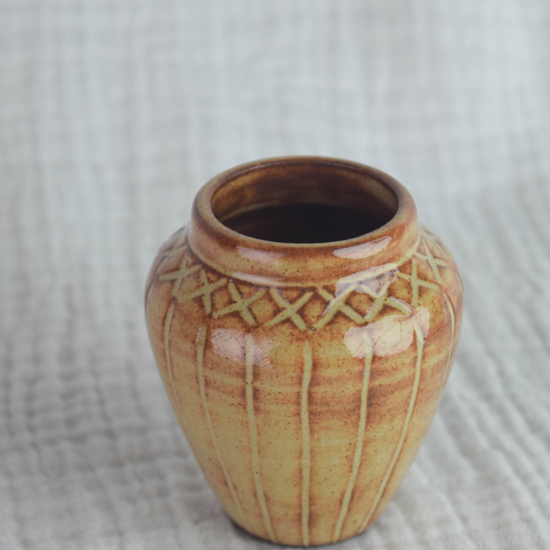 TINY TANNED LOLA - Image 2