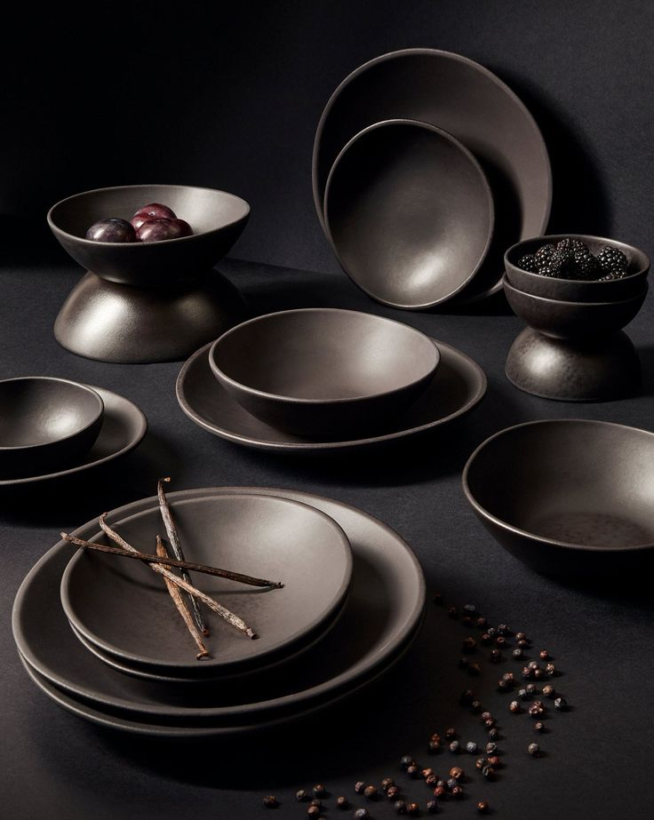 DINNERWARE